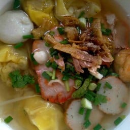 เตี๋ยวแซ่บไข่เยิ้ม เอิร์นอีฟ