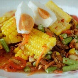 ตำข้าวโพดไข่เค็ม