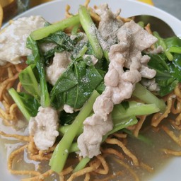 ร้าน เฮียกอ ราดหน้า ผัดซีอิ้ว สาขา ซีคอนศรีนครินทร์