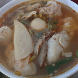 ก๋วยเตี๋ยวต้มยำป้าแอ๋ว สวัสดิการ ทบ. พระราม6