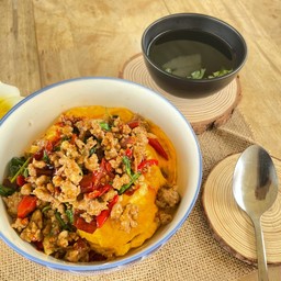 ข้าวไข่ข้นกะเพราไก่