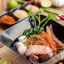 เย็นตาโฟต้มยำแซ่บเวอร์ สันติธรรม