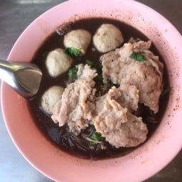 แชมป์พี่ทวี