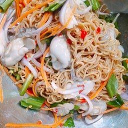 ยำหอยใหญ่มีเส้น