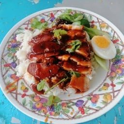 ขาหมู ข้าวมันไก่ เจ๊รักษ์ฟ้าครามซอย9