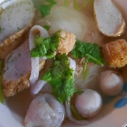 เส้นเล็กแคะ