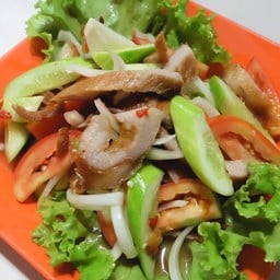 ยำคอหมูย่าง