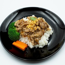 ข้าวหมูผัดซอสกระเทียม