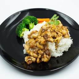 ข้าวไก่ผัดซอสกระเทียม