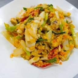 ปลาหมึกผัดไข่เค็ม