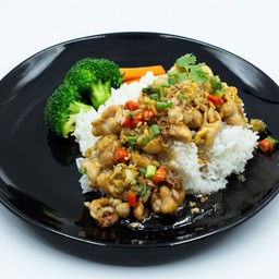 ข้าวไก่ผัดพริกเกลือ