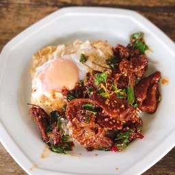 ข้าวกะเพราเนื้อตุ๋น