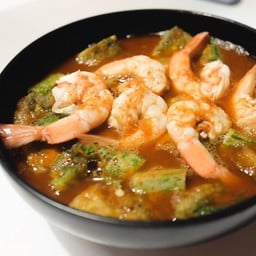 แกงส้มกุ้งชะอมไข่