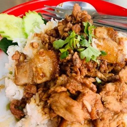 หมูกระเทียมราดข้าว