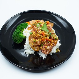 ข้าวเบคอนผัดพริกเกลือ