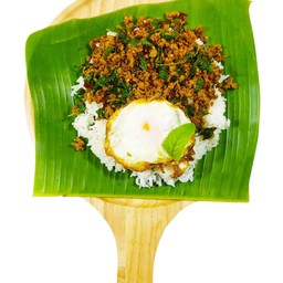 ข้าวกะเพราพริกแห้งโบราณไร้นำ้มัน เนื้อสับ ธรรมดา