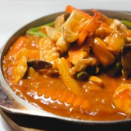 รวมมิตรผัดซอสกระทะร้อน