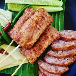 แหนมหมูล้วน จัมโบ้ ทอด ไม้ล่ะ