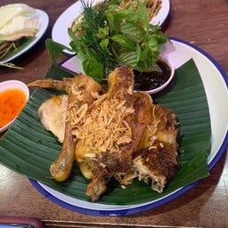 ไก่ย่างเขาสวนกวาง ครึ่งตัว Suan Kwang Grilled Chicken