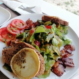 Le Petit Saint Tropez