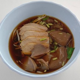 ก๋วยเตี๋ยวเป็ดพะโล้