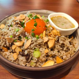 [อร่อยซ่ากับโค้ก] ข้าวผัดมันเนื้อ sth signature + ไข่ดาว (ไข่ดองหมดจ้า) +  โค้ก ออริจินัล (กระป๋อง)