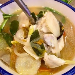 ต้มยำปลากะพง หม้อไฟ