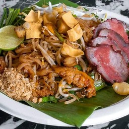 ผัดไทย บ้านรัก