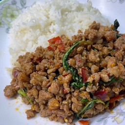 กระเพราหมูสับ