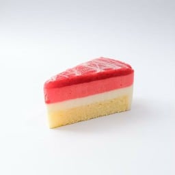 STRAWBERRY YOGURT MOUSSE CAKE