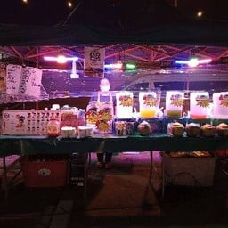 ร้านน้ำมะพร้าวนมสดปั่น ตลาดรุ่งเจริญ