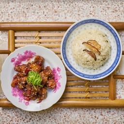 ข้าวอบบ๊อกชอยและไก่ทอดผัดซอสสไตล์จีน-อเมริกัน