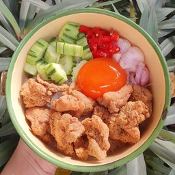 ข้าวไก่กรอบทอดน้ำปลา+ไข่ดองน้ำปลา