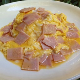 ข้าวไข่ข้นแฮม