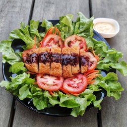 สลัดหมูทอดทงคัตสึ