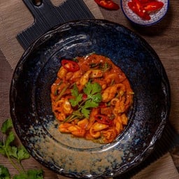 ปลาหมึกผัดไข่เค็มไชยา