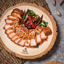 สามชั้นทอดน้ำปลา