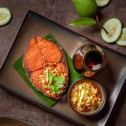 ปลาอินทรีย์ทอดน้ำปลา