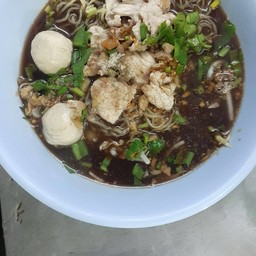 ก้วยเตี๋ยวโกเด้ง เจ้แหวน