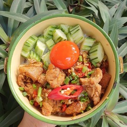 ข้าวไก่กรอบคั่วพริกเกลือ+ไข่ดองน้ำปลา