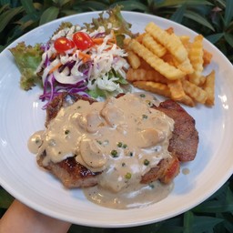 สเต็กหมูซอสครีมเห็ด