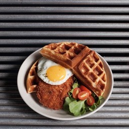 วาฟเฟิล ไก่กรอบ