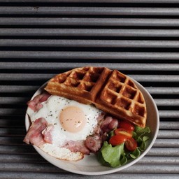 วาฟเฟิล เบคอน