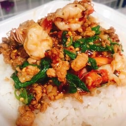 กะเพราหมูสับกุ้ง