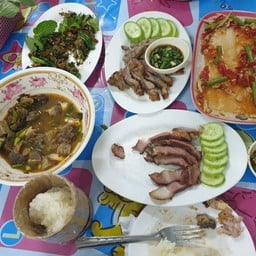 บุญชัยลาบเป็ดยโส บ้านดู่