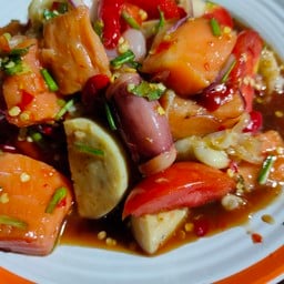 ยำแซ่บมอลหมูยอปลาหมึก