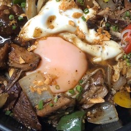 ข้าวผัดพริกไทยหมูตุ๋น