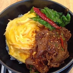ข้าวกะเพราหม่าล่าหมูตุ๋น