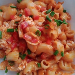 มักกะโรนีผัดซอส (ใส่ไข่)