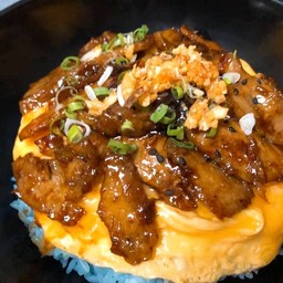 ข้าวคอหมูกระเทียม